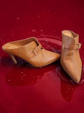 Vince Camuto Tan Pointed-Toe Mule Heels with Buckle Detail Women's Shoes Size 6
